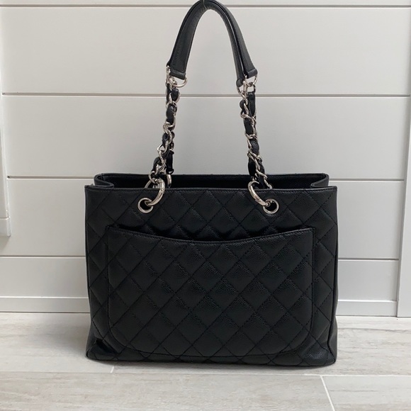 Chanel Grand Shopper - Picture 3 of 16